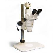 Precyzyjny mikroskop trójokularowy z zoomem stereo (III) na statywie słupkowym